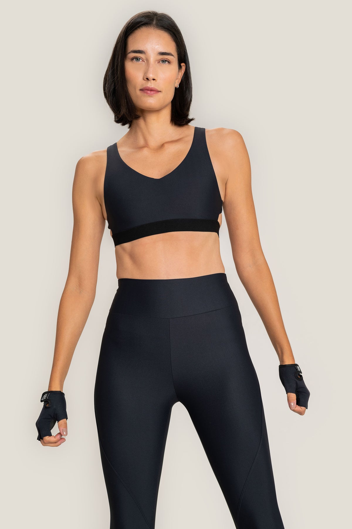 Signature Mid Cross Sports Bra