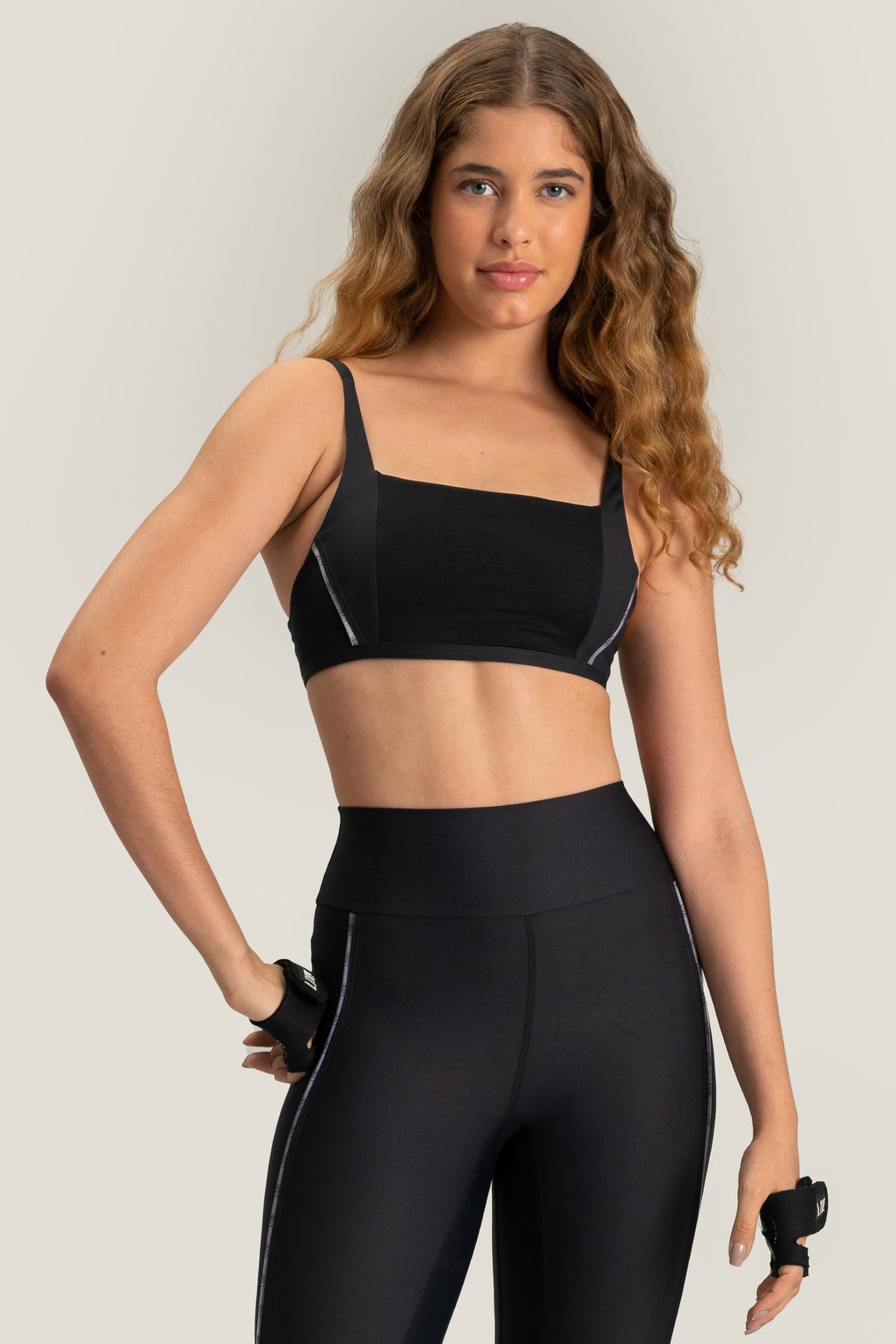 Lineup Mid Sports Bra